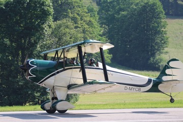 Rundflug im Doppeldecker: Fliegen wie in den 1930er Jahren