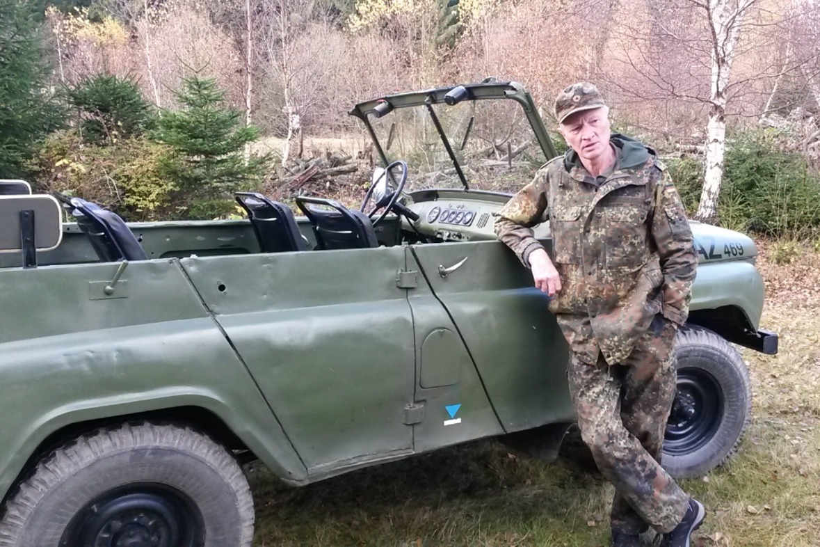 Mitfahren im Militär-Jeep (UAZ)