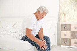Was hilft gegen Rheuma? So wirken CBD-Mittel gegen die schmerzhaften Entzündungen