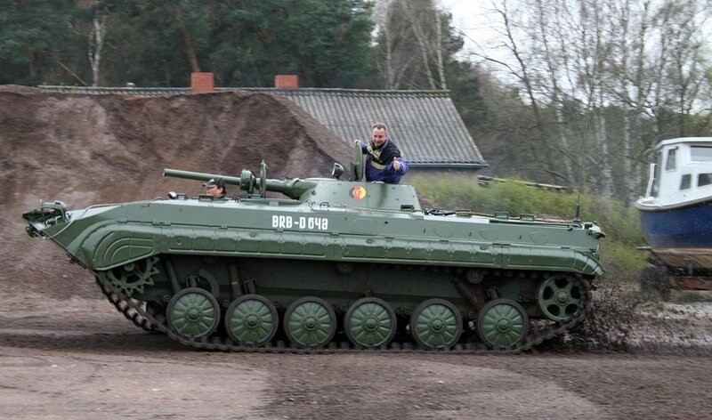 BMP Panzer fahren, Foto basenio.de