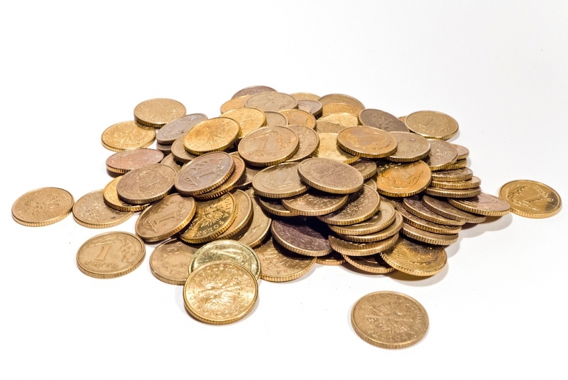 Sorgen Sie durch den Abschluss einer zusätzlichen Pflegeversicherung dafür, dass Ihre Angehörigen im Ernstfall nicht zusätzliche Kosten aufbringen müssen. Geld, Münzen, Finanzen