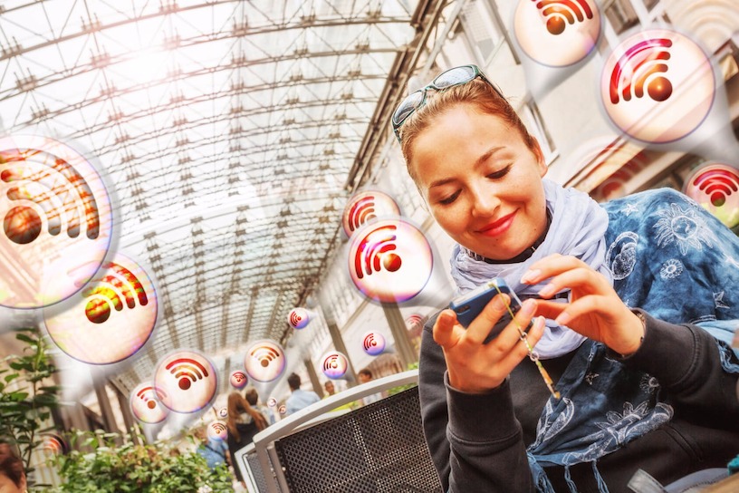 öffentliches WLAN | sicheres Surfen im Internet | Sicherheit | Nutzung | WLAN Smartphone Bild zum Artikel: öffentliches WLAN | Sicherheit | Nutzung | WLAN Smartphone