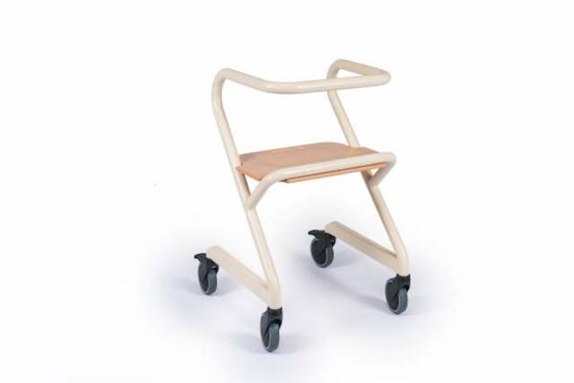 Wohnraumrollator, Seniorgo, Rollator, Sitz aus Buche