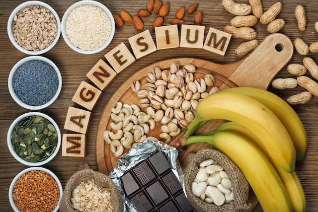 Magnesium, Banane, Mandeln, Erdnüsse, Hülsenfrüchte, Schokolade, Bohnen, Spurenelement, Mineralstoffe, Nahrung, Ernährung