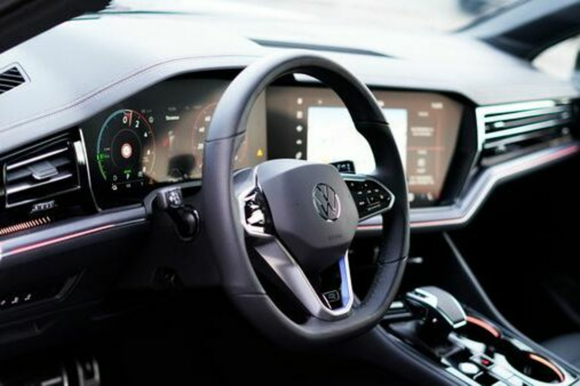 VW Touareg R eHybrid mieten