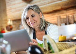 Der Goldene Internetpreis ‒ Wettbewerb zeichnet Online-Projekte von und für Senioren aus Der Goldene Internetpreis ‒ Wettbewerb zeichnet Online-Projekte von und für Senioren aus