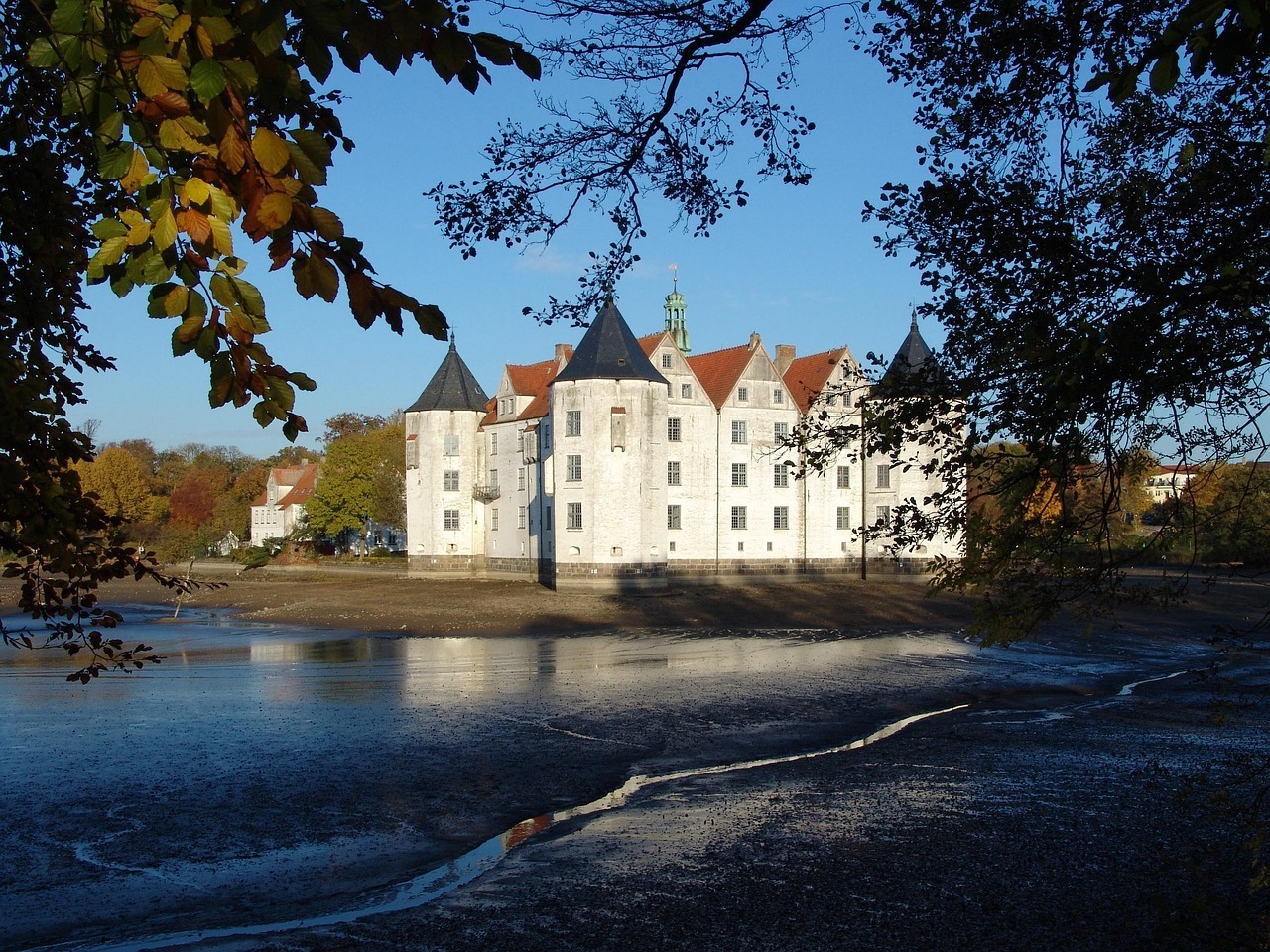 Wasserschloss Gl&uuml;cksburg