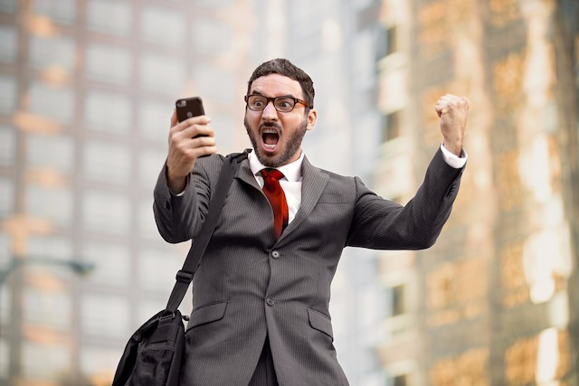 Smartphone, Jubel, Freude, Mann, Business, Geschäft, Erfolg, Faust, Brille, Anzug, Krawatte