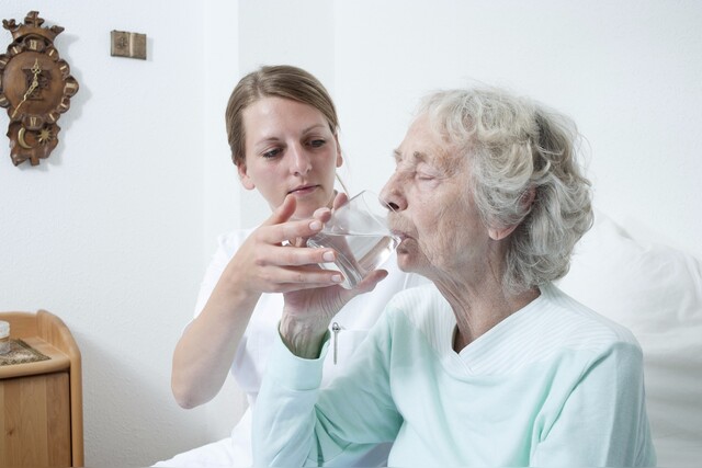 Pflege im Alter | Ambulant | Teilstationär | Stationär | Vergleich